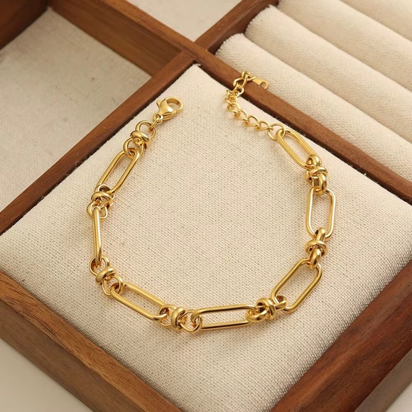 18K Gold Plated Chain Bracelet - Gold Jewelry - Picture 1 of 6